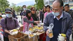 홍콩 덮친 화마에 시민들 '망연자실'