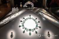 루브르 보석 절도 4번째 핵심 용의자 구속 기소