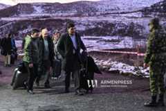 Azerbaijani experts enter Armenia via land border