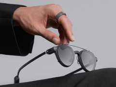 このメガネ、実は翻訳しています--リングで操作、目立たないスマートグラスが日本上陸