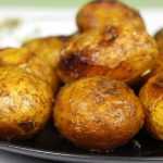 фото печеного в мундирах картофеля