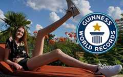 World's LoOoNGEST LEGS!