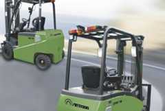 Grüner Gabelstapler von Artison