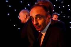 « Comment continuer à travailler pour une chaîne qui embauche Éric Zemmour ? »