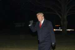 Contre l’État fédéral, Trump balance son poing américain