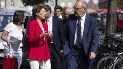 Simonetta Sommaruga et Guy Parmelin avant leur point de presse du 24 août. Leur popularité est à la baisse. — © PETER KLAUNZER / keystone-sda.ch