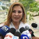 Carolina Mejía, alcaldesa del Distrito Nacional, al hablar con periodistas el jueves 10 de julio de 2024, en el acto de inauguración de un edificio de parqueos en la Ciudad Colonial