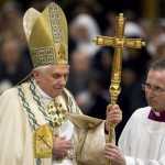 Benoît XVI lors des vêpres à l'issue de la semaine de prière pour l'Unité des chrétiens en la bas.