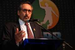 Kouros Monadjemi, presidente da LNB