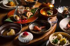 少量多品目で描く四季のコースが話題！ 和の感性を取り入れた名店「Series」の姉妹店（東京・牛込神楽坂）