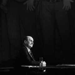 Pier Luigi Bersani: «La morte mi faceva paura da giovane, adesso spaventa meno. Il matrimonio? È una roba seria. Io ho votato per il divorzio negli anni ‘70, ma sono più saldo di quelli che pronunciano Dio, patria e famiglia»