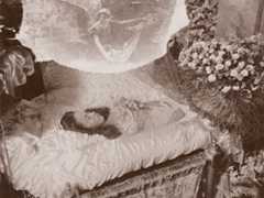 James Van Der Zee’s Dreamlike Images of the Departed