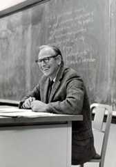 Robert Dahl foreleser på Yale University