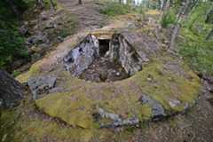 Kaponier (lavt forsvarsverk) ved Urskog fort, Aurskog, foto av ruinene fra 2012