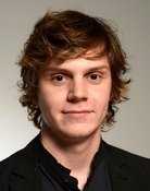 Evan Peters as Pietro MaximoffとRalph Bohner (a.k.a. Pietro Maximoff)