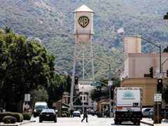 Paramount, Netflix, or Comcast? Insiders Debate Potential Warner Bros. Discovery Buyers