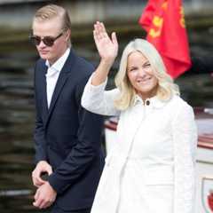 Le fils de Mette Marit de Norvège fond en larmes lors de son procès pour viol