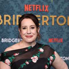 La Chronique des Bridgerton : pour l’autrice Julia Quinn, son engagement politique est «plus important que d’écrire des livres»