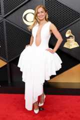 La alfombra roja de los premios Grammy 2026 Addison Rae
