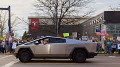 The Proud Boys and Militias Come to Tesla’s Defense