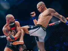 Fodor (vpravo) v súboji so Širokým.