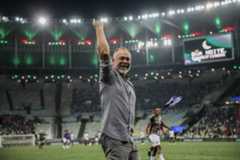 Grêmio acerta a contratação do técnico Mano Menezes
