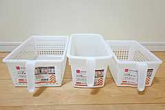 100均のハンドル付きストッカー