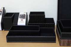 100均のフェイクレザー収納グッズ