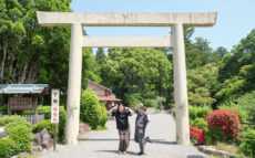 日本で唯一の頭の神様！？　世にも奇妙な由緒が伝わる、頭之宮四方神社にてランパンプスが合格祈願！