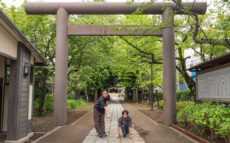 スポーツ振興の神様！？　オリンピック金メダリストも通う、亀戸香取神社にてランパンプスが合格祈願！