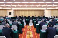 市委常委会深入贯彻中央八项规定精神学习教育专题读书班举行