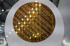 吉川明日論の半導体放談 第359回 激動の2025年、AI半導体市場は第2フェーズへ