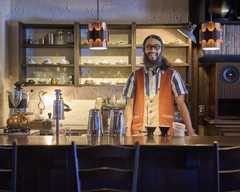 コーヒーで旅する日本／関西編｜ドリップは目の前の人との対話。一期一会の一杯がもたらす、思いがけない世界の広がり。「MAHOU COFFEE」