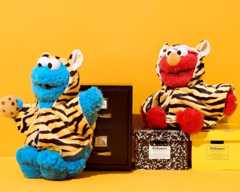 【関西初上陸】セサミストリートマーケット阪神梅田本店が12月3日オープン！“虎”姿のエルモ＆クッキーモンスター限定グッズも