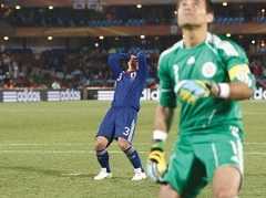 「W杯で初めてPKを外した日本人」駒野友一がいま明かす南アW杯PK戦の真相…なぜ左上を狙ったのか？「映像をフルで見るのは初めてかもしれない…」