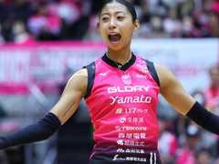 「ミドルが嫌だということではない」女子バレー27歳宮部藍梨オポジット転向“本当の理由”「彼女が挑戦したいと強く望んだ」姫路セリンジャー監督も後押し