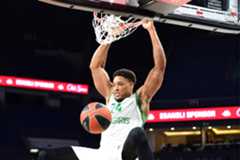 Augustine Rubit hace un mate en un partido con el Zalgiris.