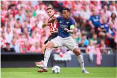 Gabriel Magalhaes durante un partido con el Arsenal.