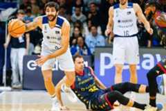 Ricky Rubio sale al contraataque tras recuperar un balón.
