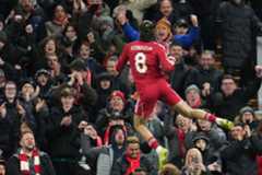 Szoboszlai celebra su gol contra el Brighton