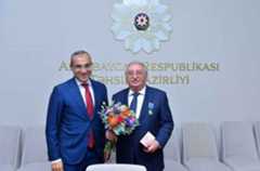 Ölkə Prezidentinin sərəncamı ilə rektorumuza "Şöhrət" ordenini Elm və Təhsil naziri tərəfindən təqdim edilməsi