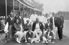 CB Fry and Ranjitsinhji (middle row, first and second from left) both appeared in WG Grace's final Test, in Nottingham in 1899