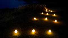 彼女たちの旅立ち　永瀬正敏が撮った小さなともし火