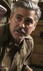 In foto una scena del film diretto e interpretato da George Clooney. -  Dall'articolo: Elogio del catalogo.