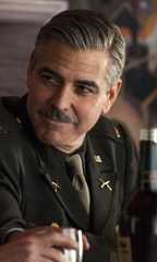 In foto George Clooney (64 anni) Dall'articolo: ONDA&FUORIONDA.