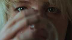 Cannes 2025: Die My Love, il cinema di Ramsay è il veicolo naturale per questa storia di furioso contatto con un reale che sfugge di mano