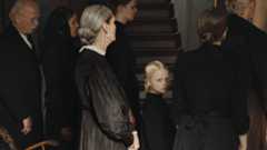 Cannes 2025: Sound of Falling, un'opera ambiziosa che mette in scena la ripetizione della condizione femminile