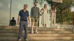 Cannes 2025: Splitsville, una commedia irriverente che ama debordare, esagerare, intrattenere