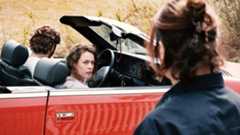 Cannes 2025: Miroirs No.3, Petzold prosegue la sua indagine sulle relazioni umane in una progressione che sfiora il thriller