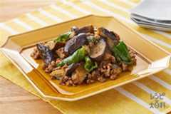 なすとピーマンの肉みそ炒め